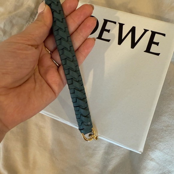 Loewe Green Braided Bag Strap with Gold Clasps - Picture 4 of 6